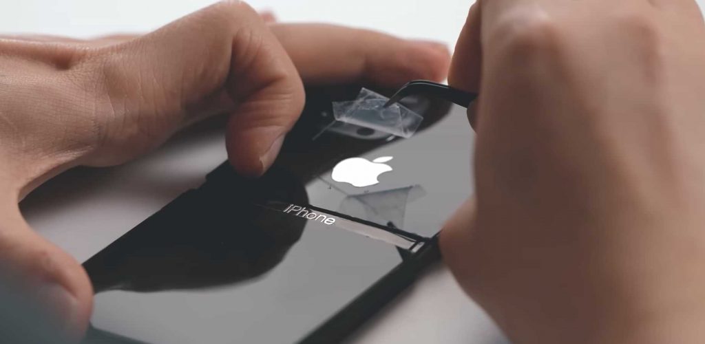 Un YouTuber chino transforma el iPhone en un teléfono con pantalla plegable